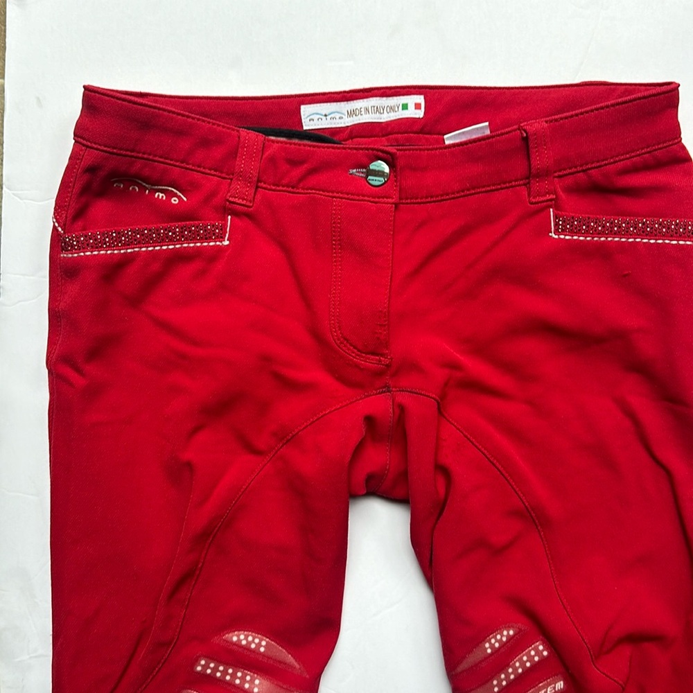 Amino breeches red!